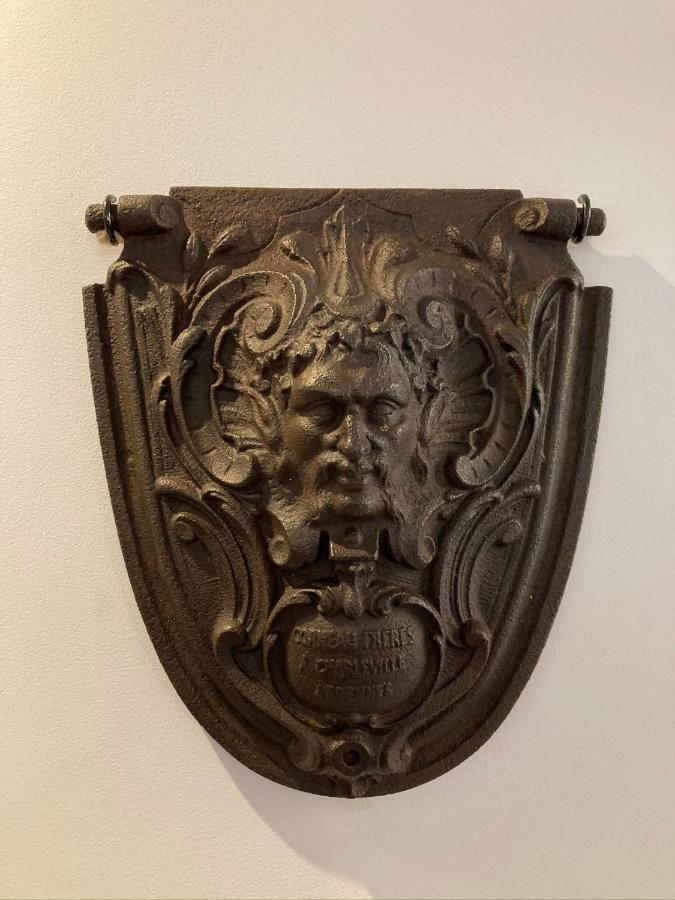 Suite Charles - Vue Musee Rimbaud Шарлевиль-Мезьер Экстерьер фото